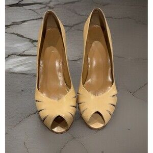 Stuart Weitzman Leather Heels Cut Out Vamp Almond Peep Toe Pump Tan 8M